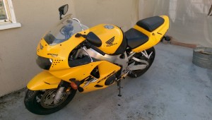 1998 Honda CBR900 (Motorcycle)