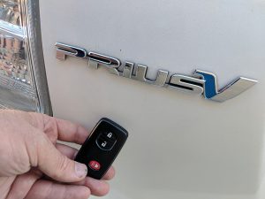 2013 Toyota Prius V smart keyprox key Hollywood